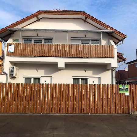 Jacint Apartman Bed & Breakfast Hajduszoboszlo Bagian luar foto