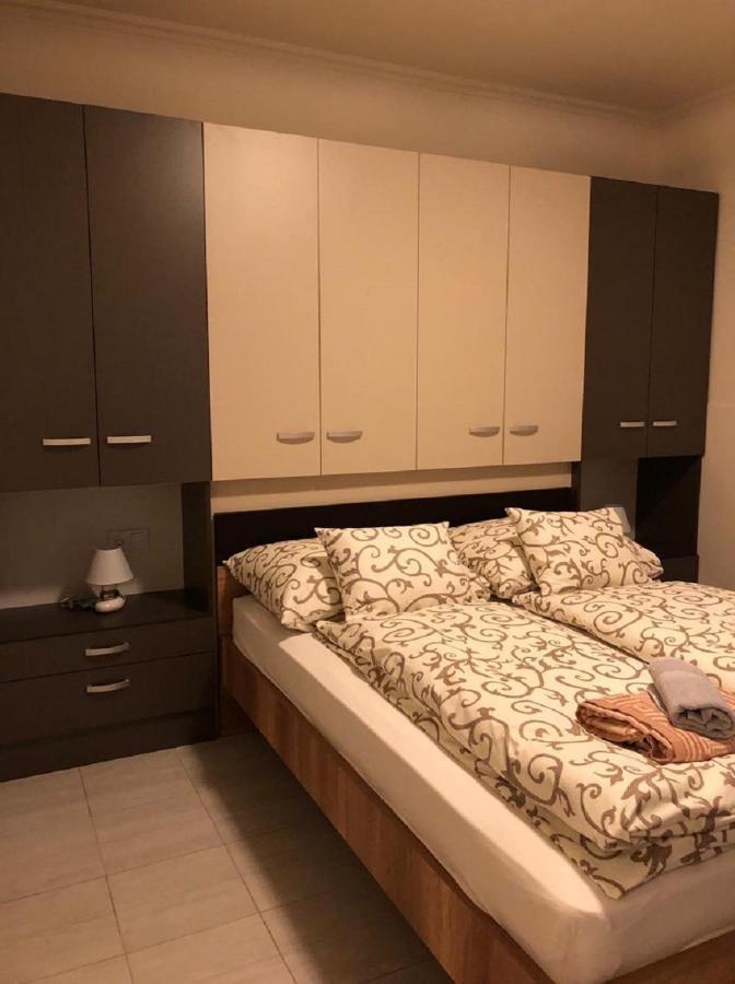 Jacint Apartman Bed & Breakfast Hajduszoboszlo Bagian luar foto